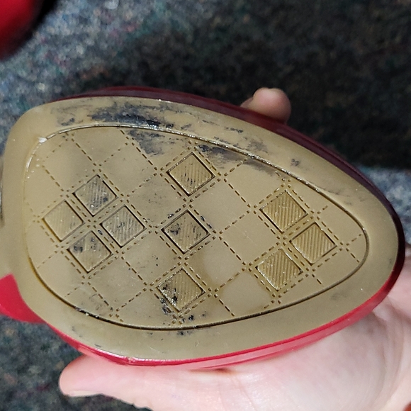 Red heels - Picture 3 of 3